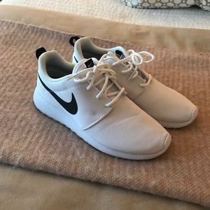 White Nike Roshes 8